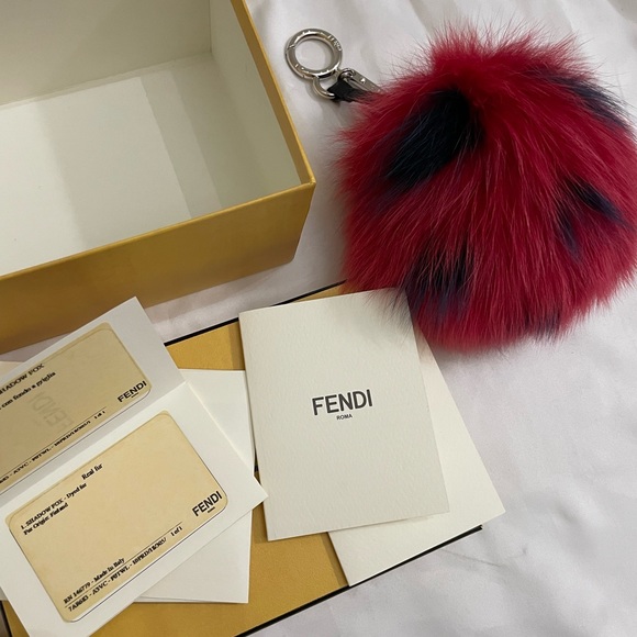 Fendi fur key chain - Picture 7 of 9